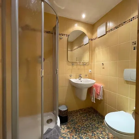 Waldhotel Zoebischhaus מלון באד ריבולדסגרין