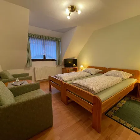 Waldhotel Zoebischhaus באד ריבולדסגרין