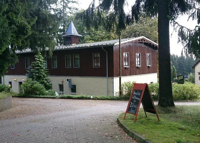 Hotel Waldhotel Zoebischhaus 2*